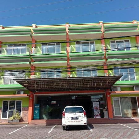 Oyo 90473 Gowin Hotel Kuta  Exterior photo