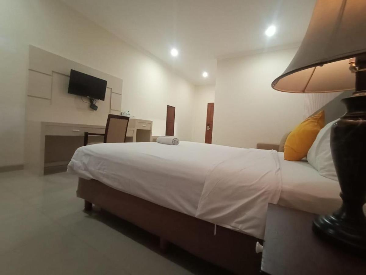 Oyo 90473 Gowin Hotel Kuta  Exterior photo